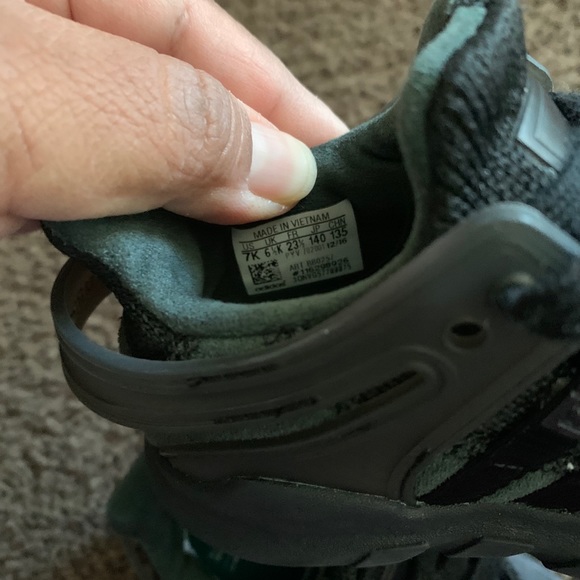 Adidas shoes size 7 - Picture 6 of 7